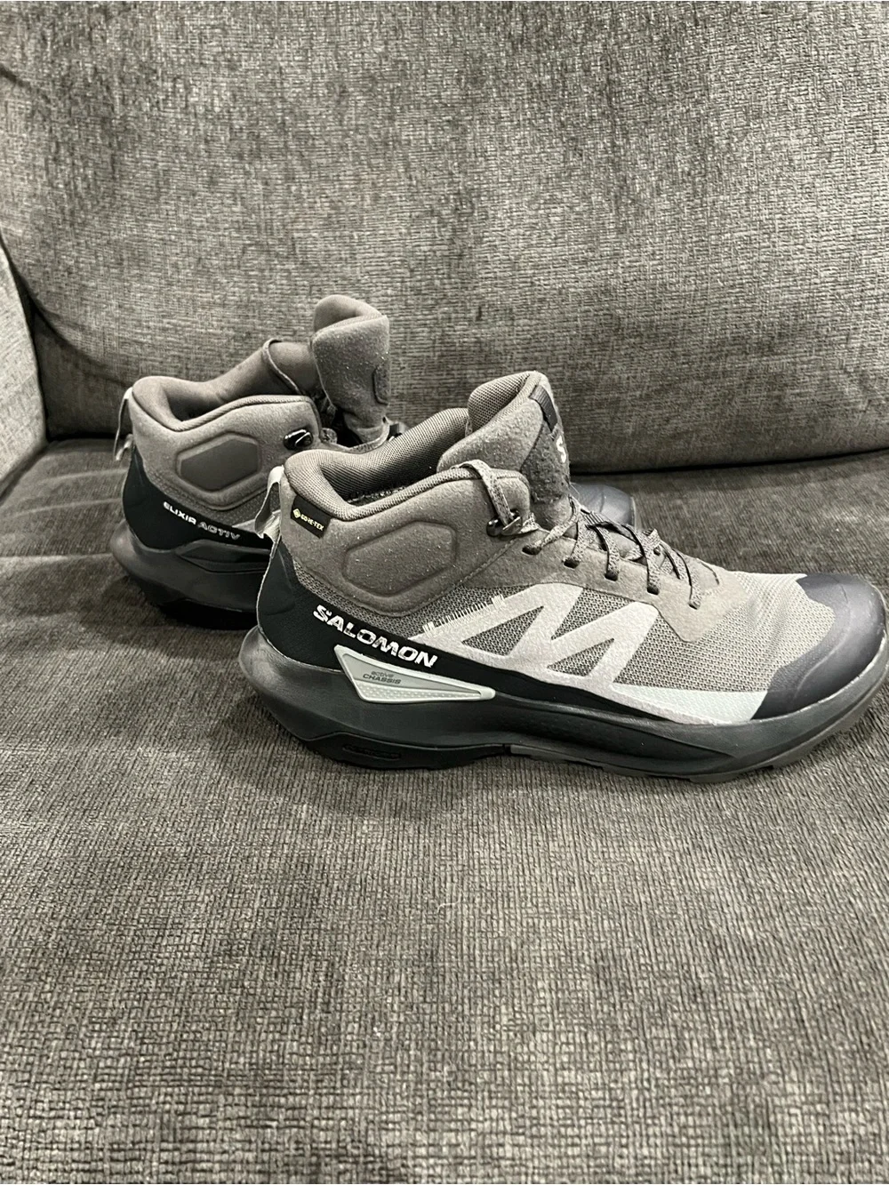 Salomon Men’s Gray High-Top Outdoor Sneakers